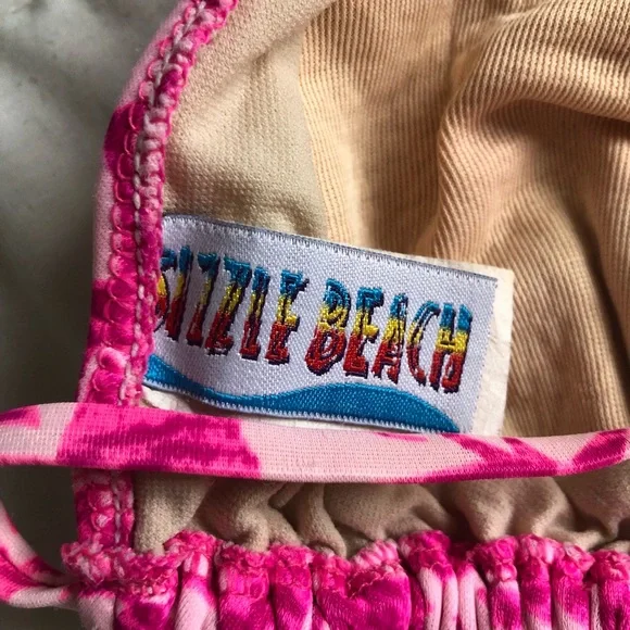 Sizzle Beach Pink Hawaiian Print Bikini Top - Picture 5 of 9
